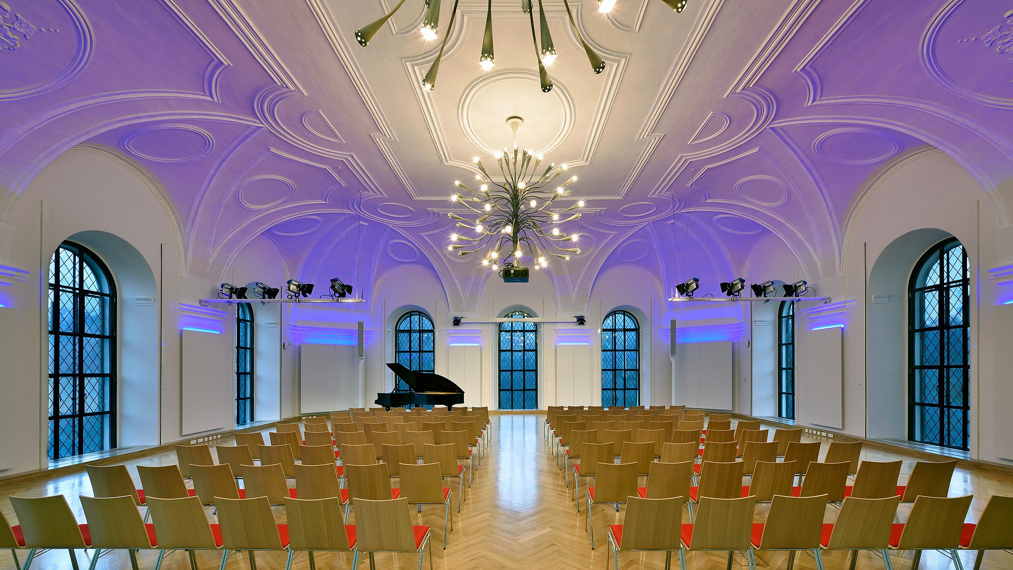 © Ralf Dieter Bischoff, Nürnberg